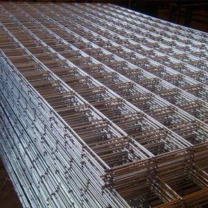 供应护栏网（围栏网）钢丝网片现货。低价高质量。