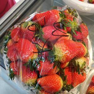 唐王甜宝草莓基地大量上市，颜色正，口感足，支持定做标准盆...