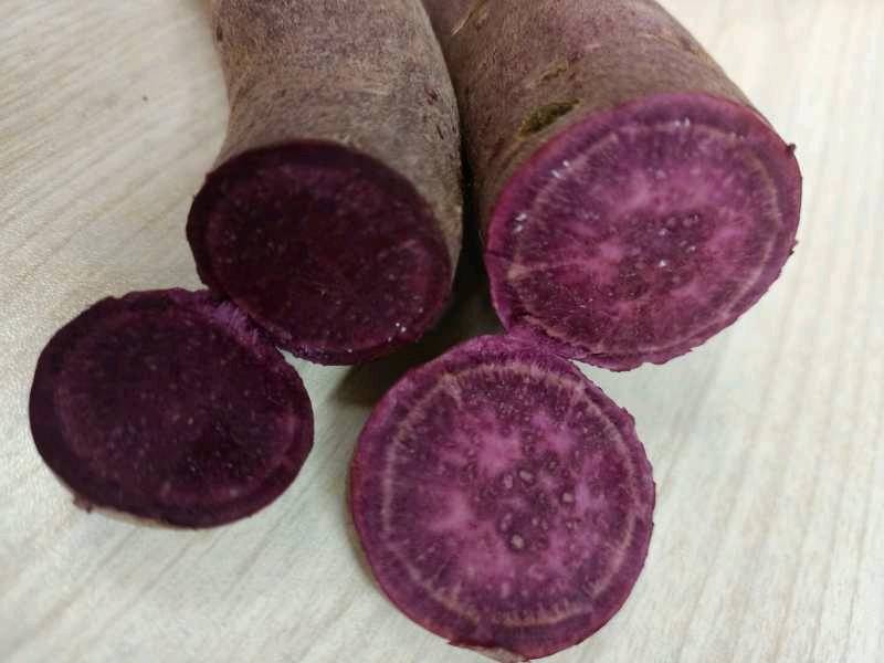13853287926 2020年自有出口基地紫罗兰紫薯，3两以上统货商品薯，条形均匀，40吨急售。